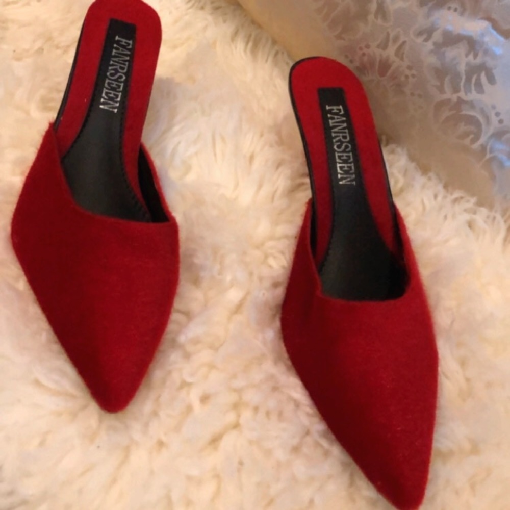 Red Heels - Picture 3 of 4